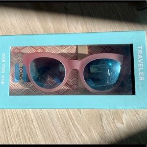 NEW TOMS Traveler Sunglasses